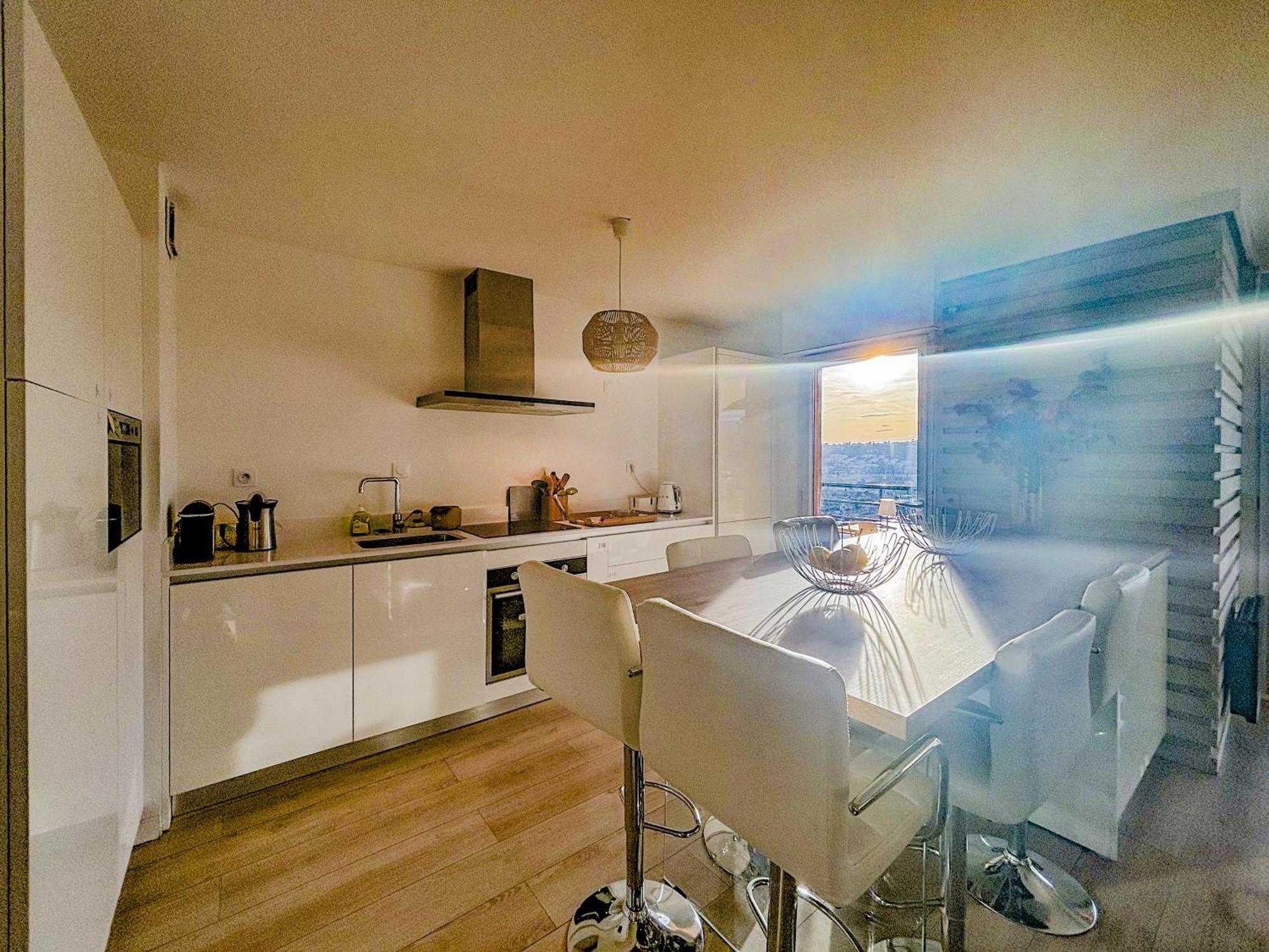 Apartment Terre D'azur - Wifi, Parking, Vue Mer Nice